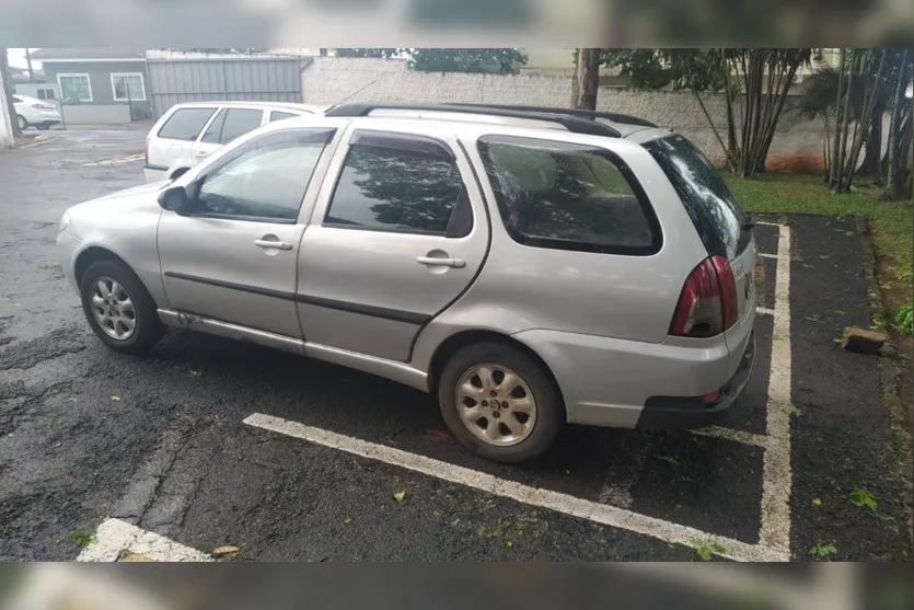 PM recupera carro roubado de trabalhador em Apucarana