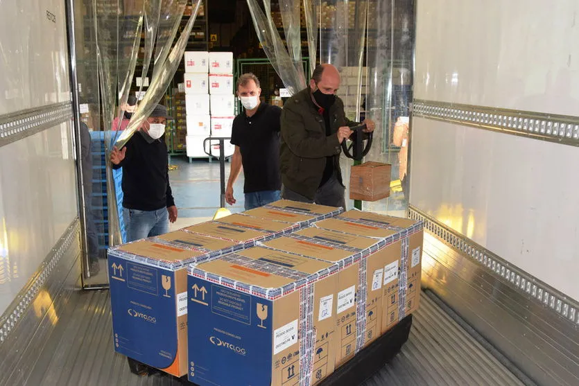 PR recebe mais 279,2 mil vacinas contra a Covid-19