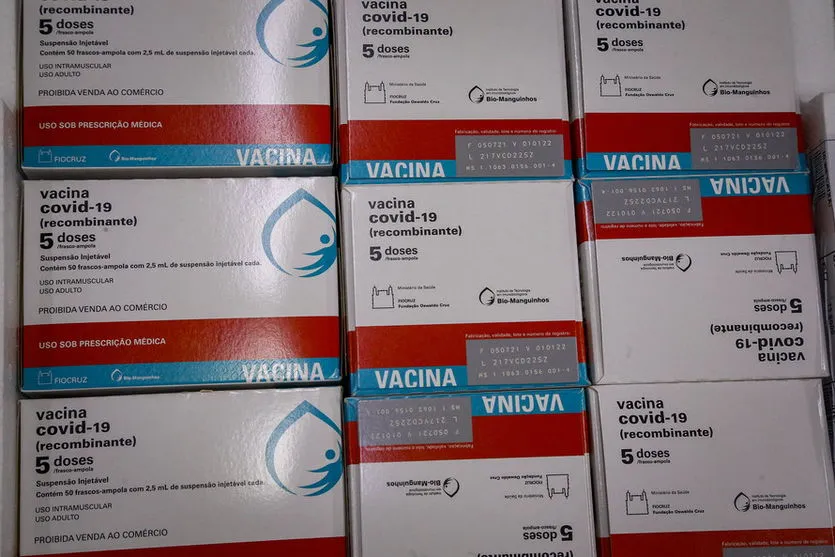 Paraná recebe 298,2 mil vacinas da AstraZeneca