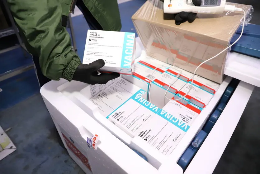 Paraná recebe mais 136,5 mil vacinas da AstraZeneca