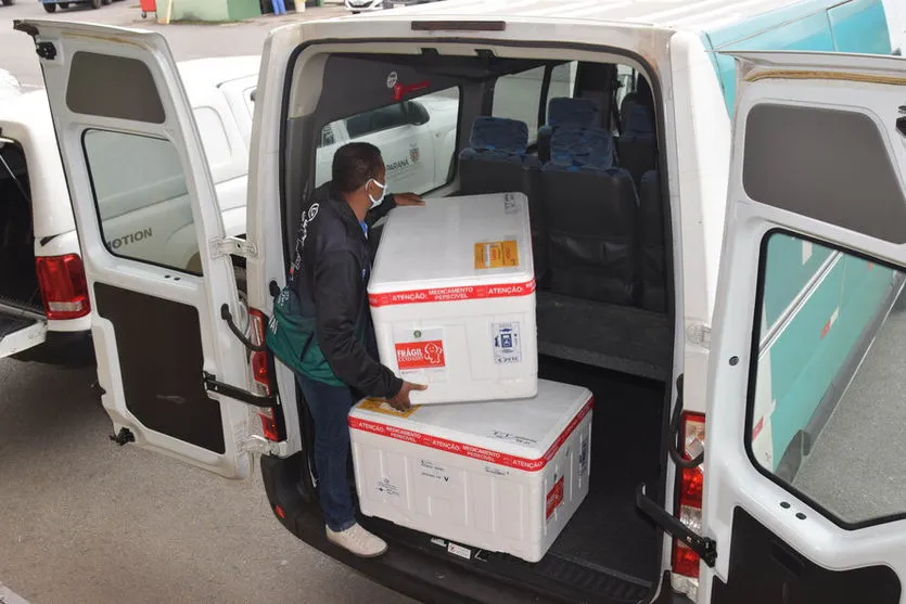 Paraná recebe mais de 158 mil vacinas contra covid