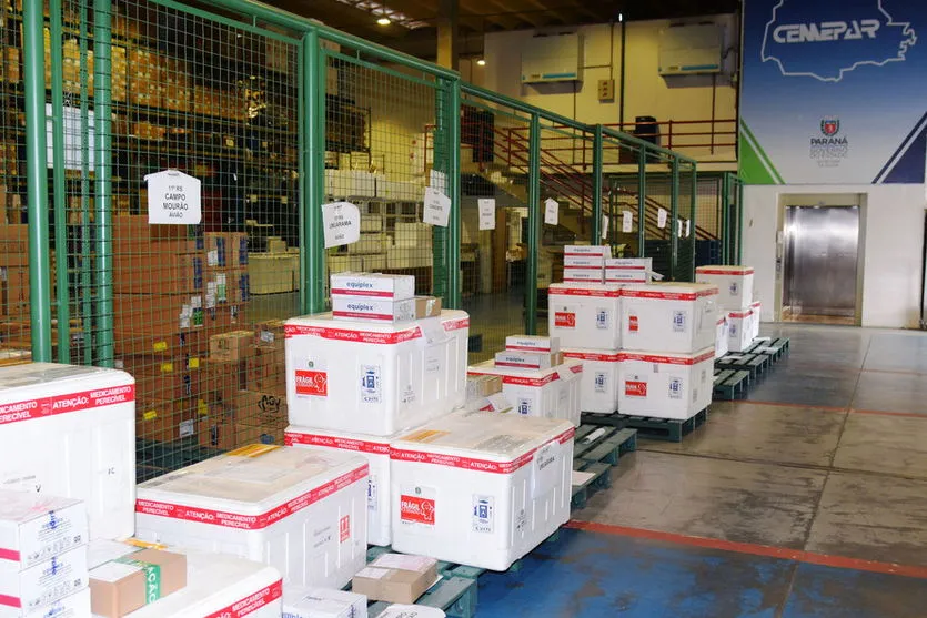 Paraná recebe mais de 158 mil vacinas contra covid