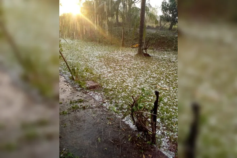 Pelo menos 400 casas ficam destelhadas em Jandaia do Sul