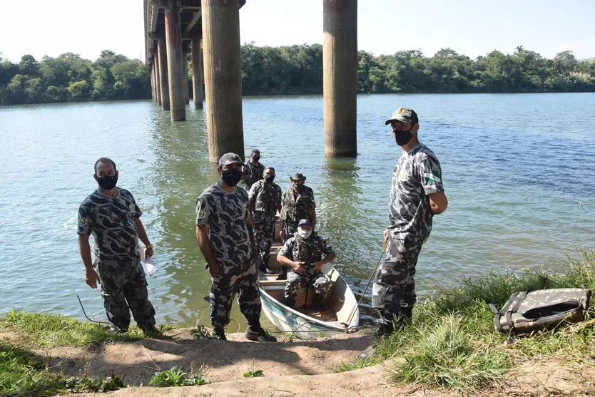 Pescadores do PR combatem poluição e salvam vidas; veja