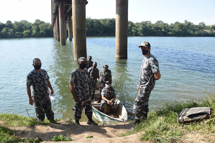 Pescadores do PR combatem poluição e salvam vidas; veja