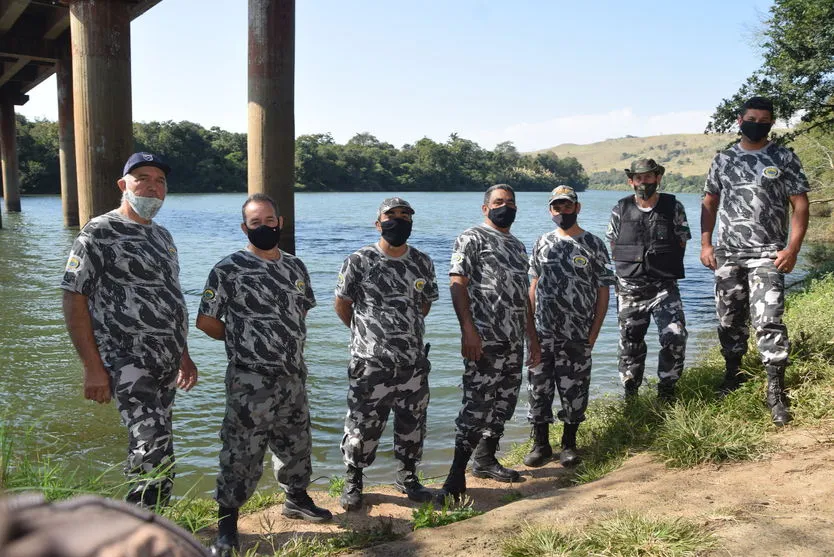 Pescadores do PR combatem poluição e salvam vidas; veja