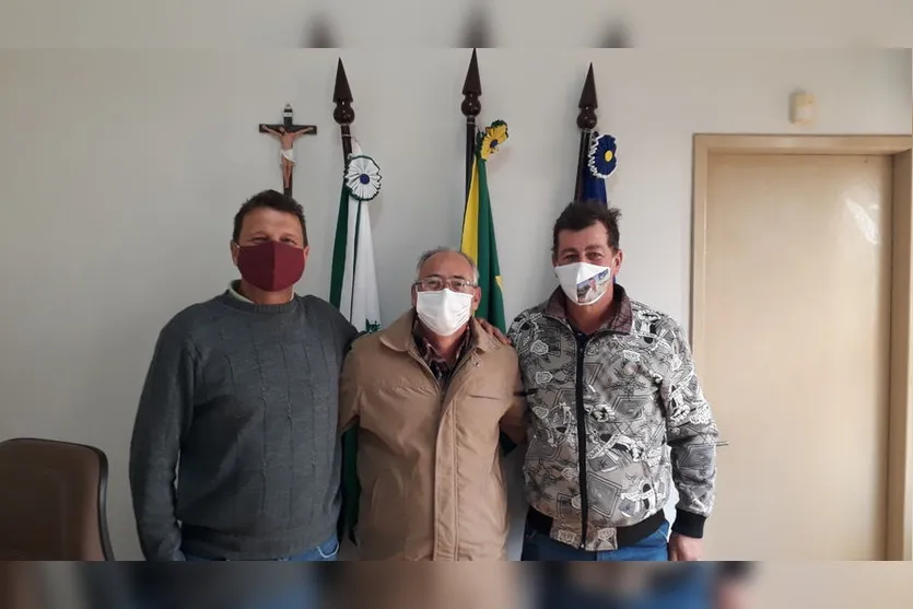 Poim debate melhorias entre Câmaras e Prefeitura