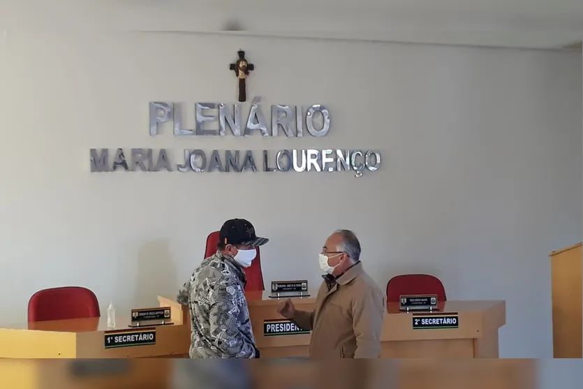 Poim debate melhorias entre Câmaras e Prefeitura