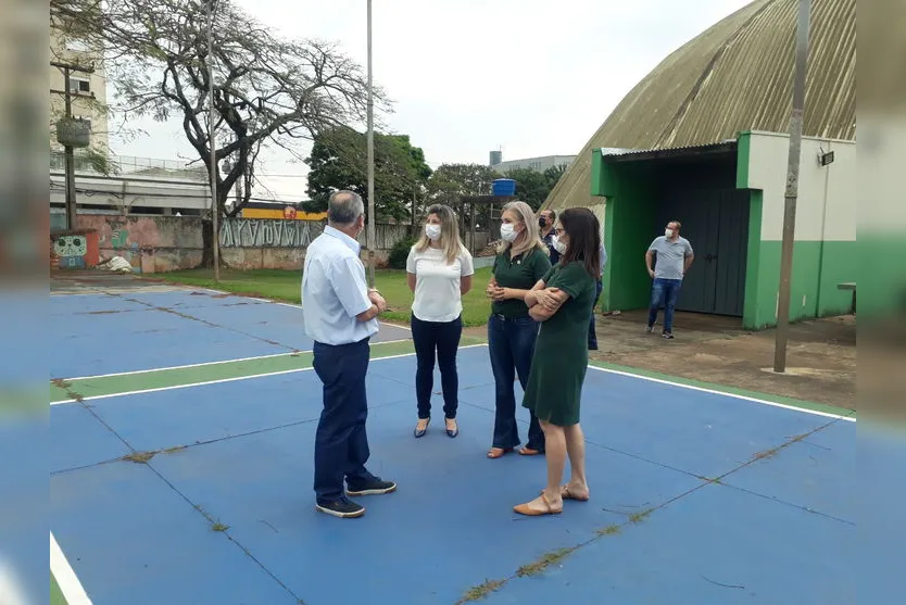 Poim e Jossuela visitam Colégio Nilo Cairo