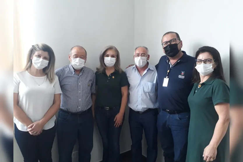 Poim e Jossuela visitam Colégio Nilo Cairo