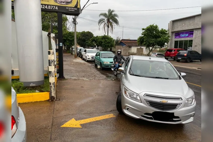 Postos de combustíveis registram fila em Apucarana