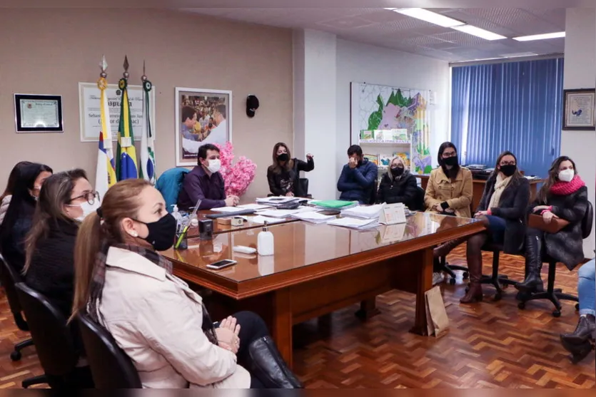 Prefeito assina termo de adesão ao MEG-Tr do Governo Federal