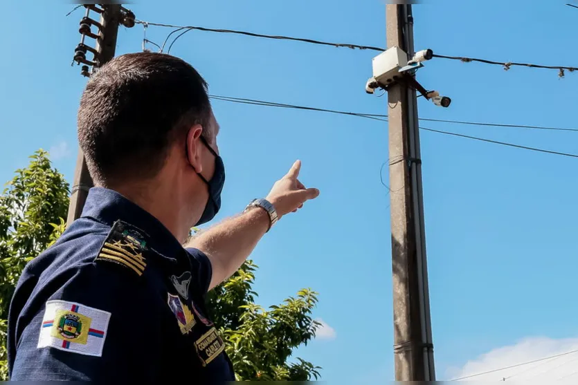 Prefeitura instala câmeras que identificam placas de veículo