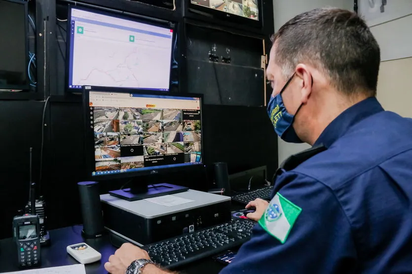 Prefeitura instala câmeras que identificam placas de veículo