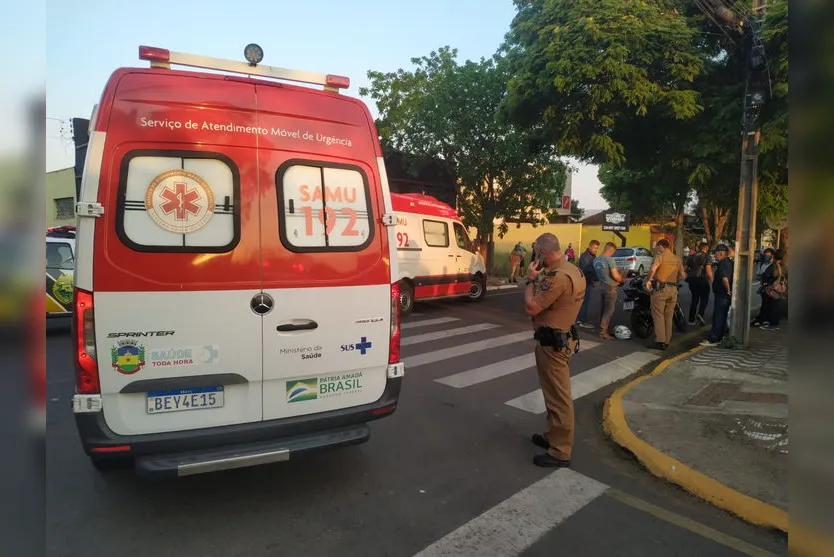 Samu atende homem que sofreu queda de moto no centro