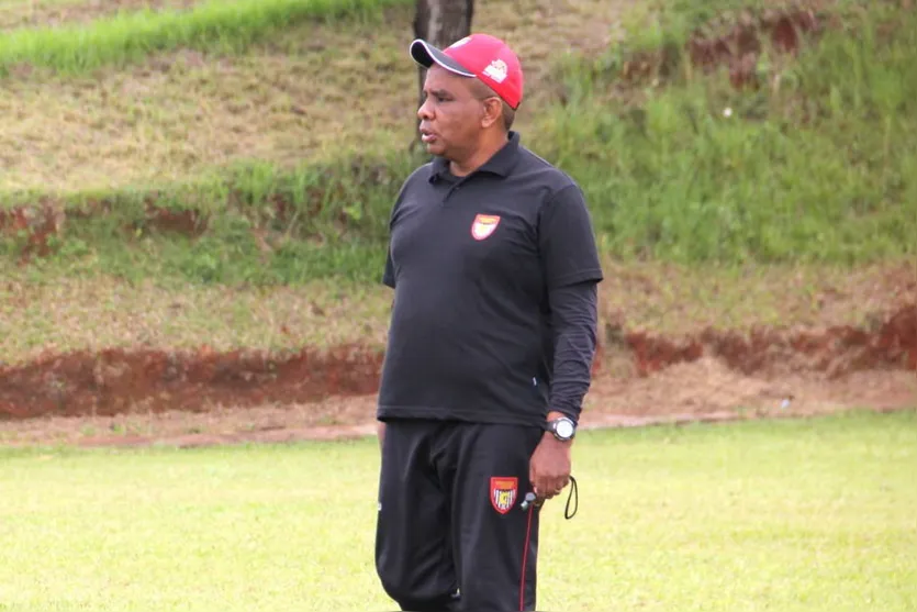  Toninho, novo treinador do Apucarana Sports 