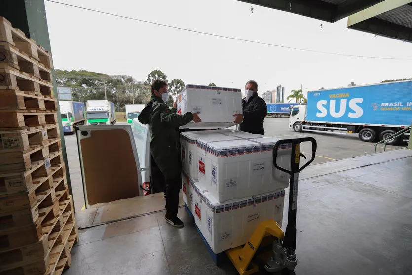 Vacina: Paraná recebe mais 57,6 mil doses de CoronaVac