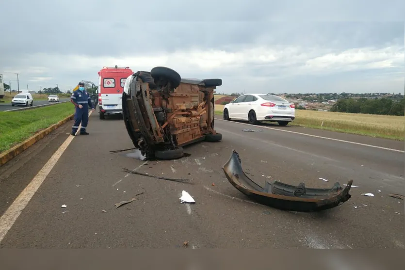 Veículos de Apucarana se envolvem em acidente em Arapongas