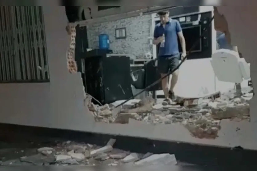 Acidente entre carro e camionete deixa um morto em Cascavel