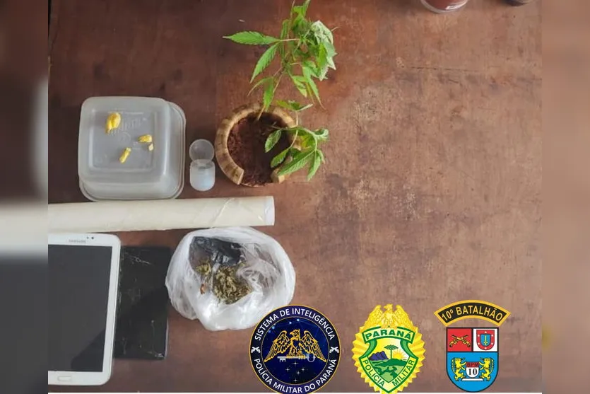  Ainda na manhã desta quinta, um casal também foi preso por tráfico de drogas no Jardim Ponta Grossa.  