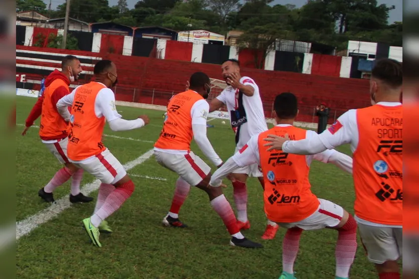 Apucarana Sports vence e abre vantagem no jogo de ida