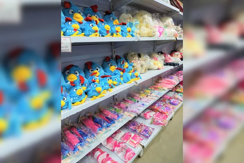 Bazar beneficente entra no clima do Dia das Crianças