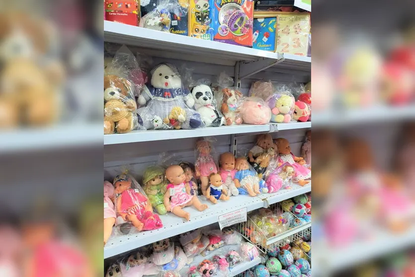 Bazar beneficente entra no clima do Dia das Crianças