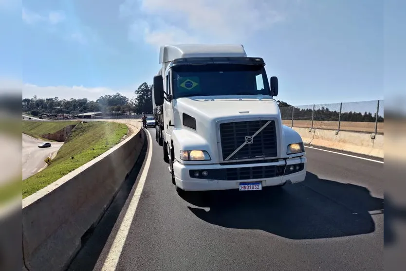 Carreta com carga de R$ 325 mil é recuperada em Mauá