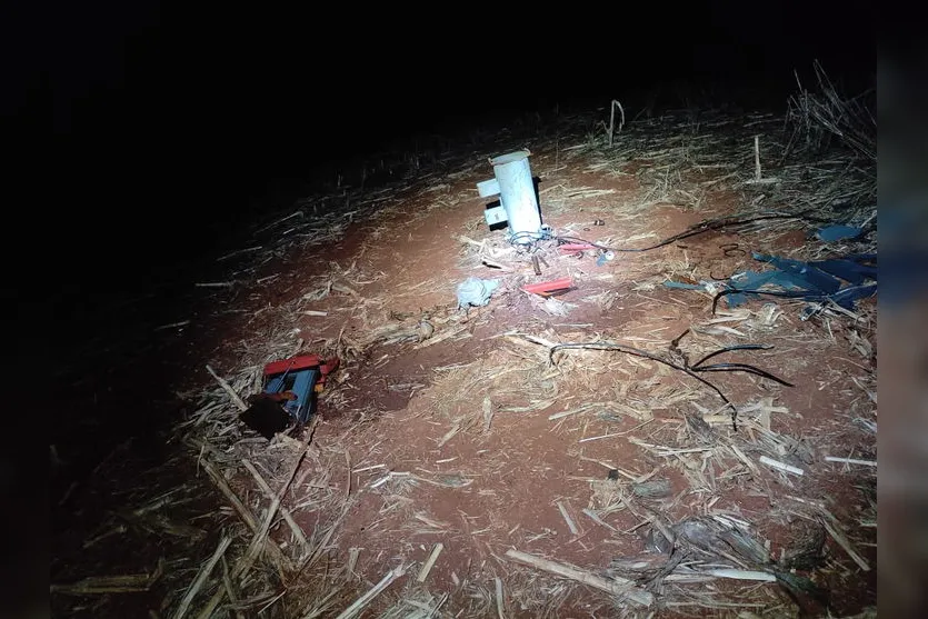 Carro com objetos usados para furtar cabos é encontrado