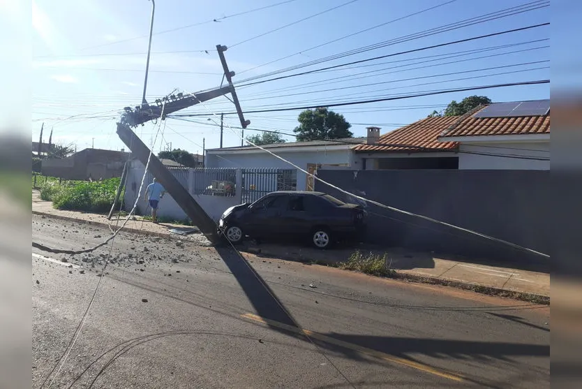 Casas ficam sem energia após acidente em Apucarana