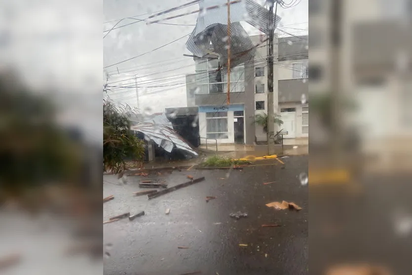 Chuva que passou pela região causou estragos; Veja