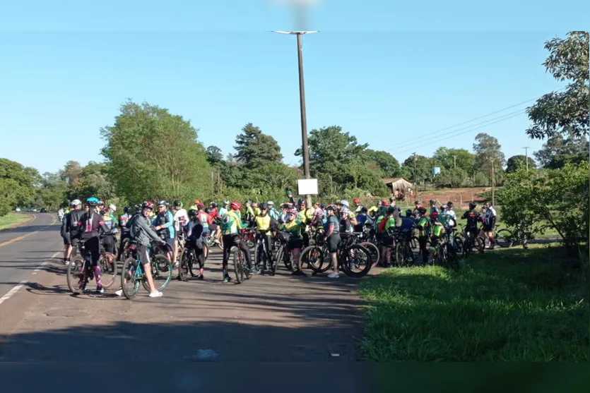 Ciclistas de Apucarana saem em romaria até Astorga