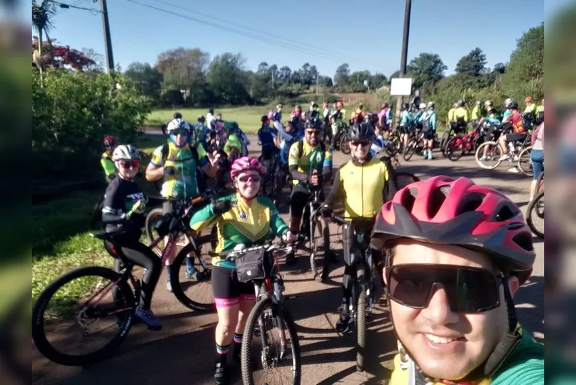 Ciclistas de Apucarana saem em romaria até Astorga