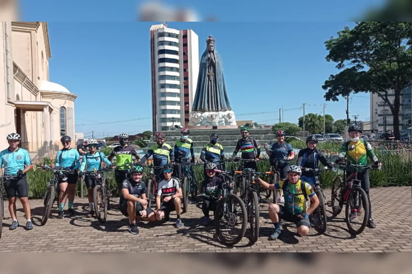 Ciclistas de Apucarana saem em romaria até Astorga