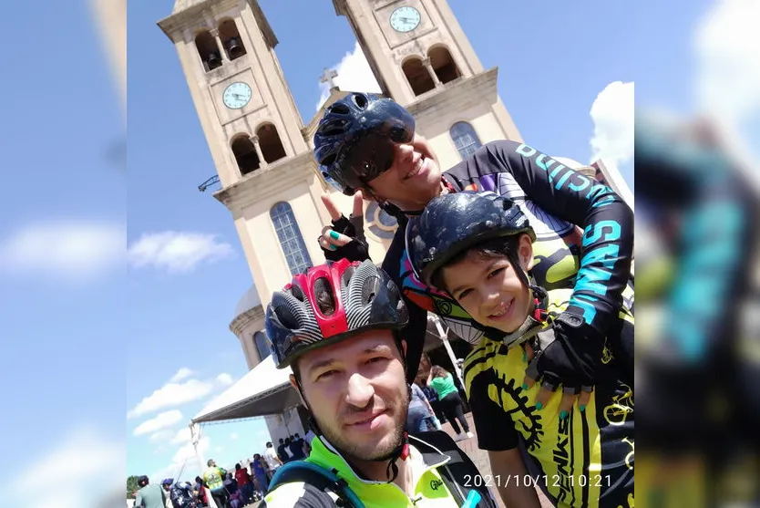 Ciclistas de Apucarana saem em romaria até Astorga