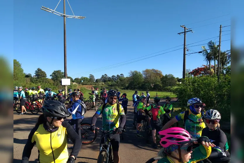 Ciclistas de Apucarana saem em romaria até Astorga
