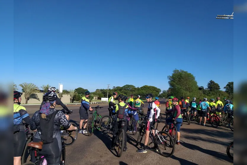 Ciclistas de Apucarana saem em romaria até Astorga