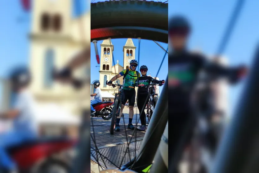 Ciclistas de Apucarana saem em romaria até Astorga