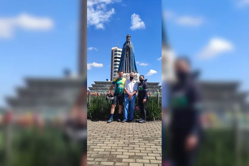 Ciclistas de Apucarana saem em romaria até Astorga