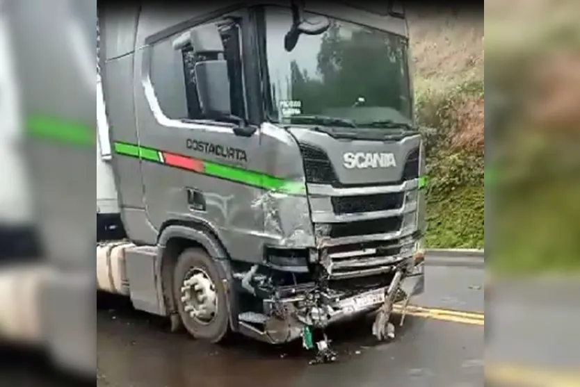 Colisão deixa motorista de prefeitura em estado grave