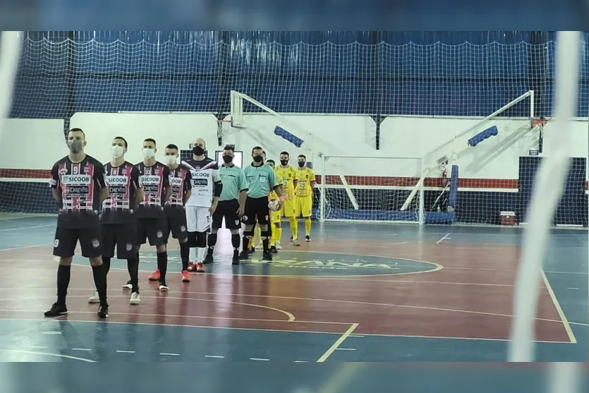 Com apoio da torcida, Apucarana empata e avança à semifinal