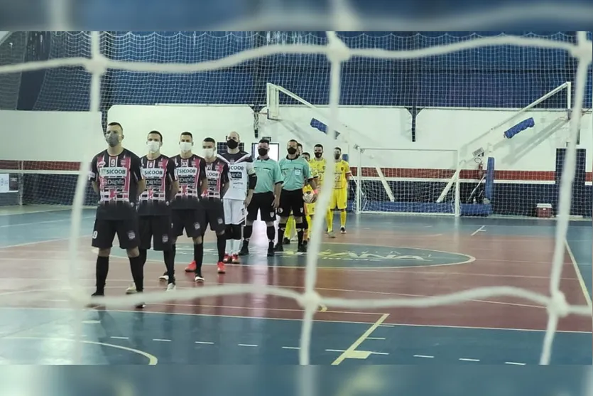 Com apoio da torcida, Apucarana empata e avança à semifinal