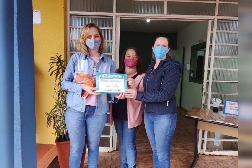 Escola Municipal Joarib Grilo recebe prêmio de concurso