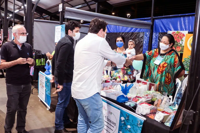 Feira expõe produtos e serviços de microempreendedores