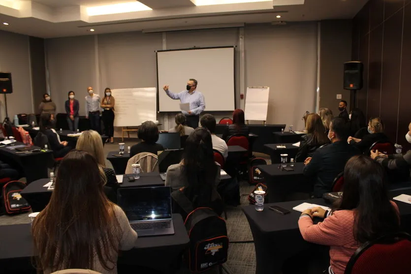 Fiocruz capacita profissionais da saúde no Paraná