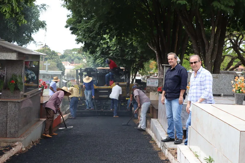  Foram realizadas uma série de melhorias no Cemitério Municipal 