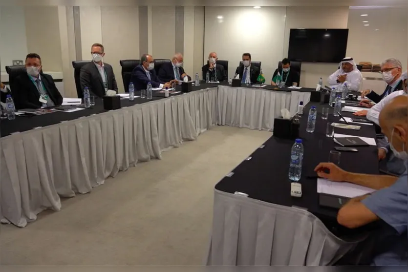 Governador e empresários se reúnem com investidores