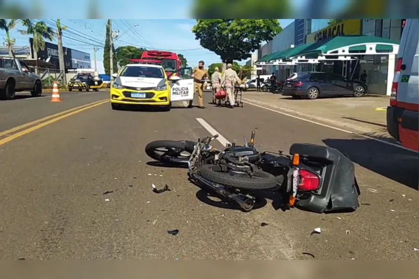 Grave acidente em avenida de Apucarana deixa dois feridos