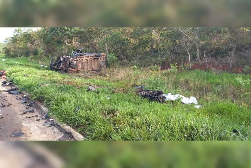 Grave acidente envolvendo Van provoca 13 mortes no MT