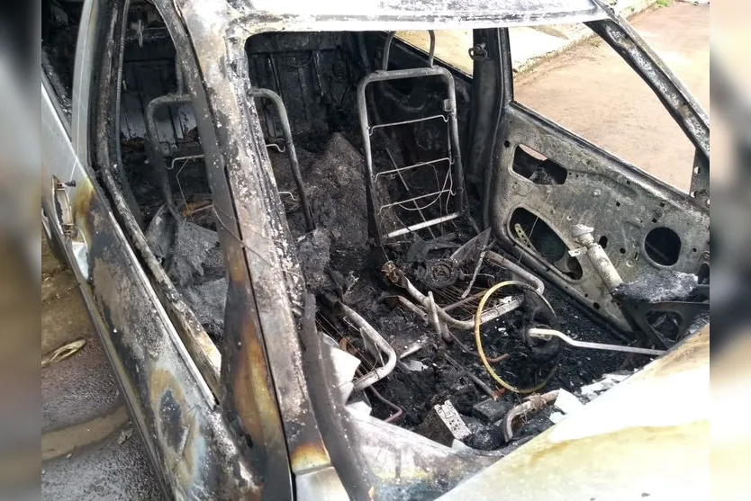 Homem é preso após incendiar casa e carro de ex-esposa